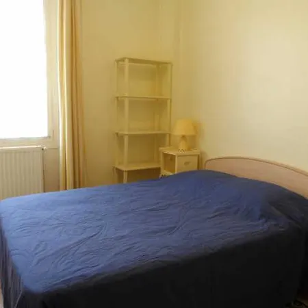 - 3 Pieces - Vue Station Apartment *